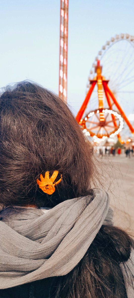 پی.اس : جایی در زندگی هست که تو به کوتاه ترین زمان ممکن زیباترین انسان دنیا را ملاقات می‌کنی زیبایی که در کوتاه ترین زمان شعف شور و زندگی به تو میده در کوتاه ترین زمان ممکن زیبایی‌ها ی دنیا رنگش چند برابر میشه اما کوتاه و این کوتاه بودنه )بقیه متن در کامنت ها(