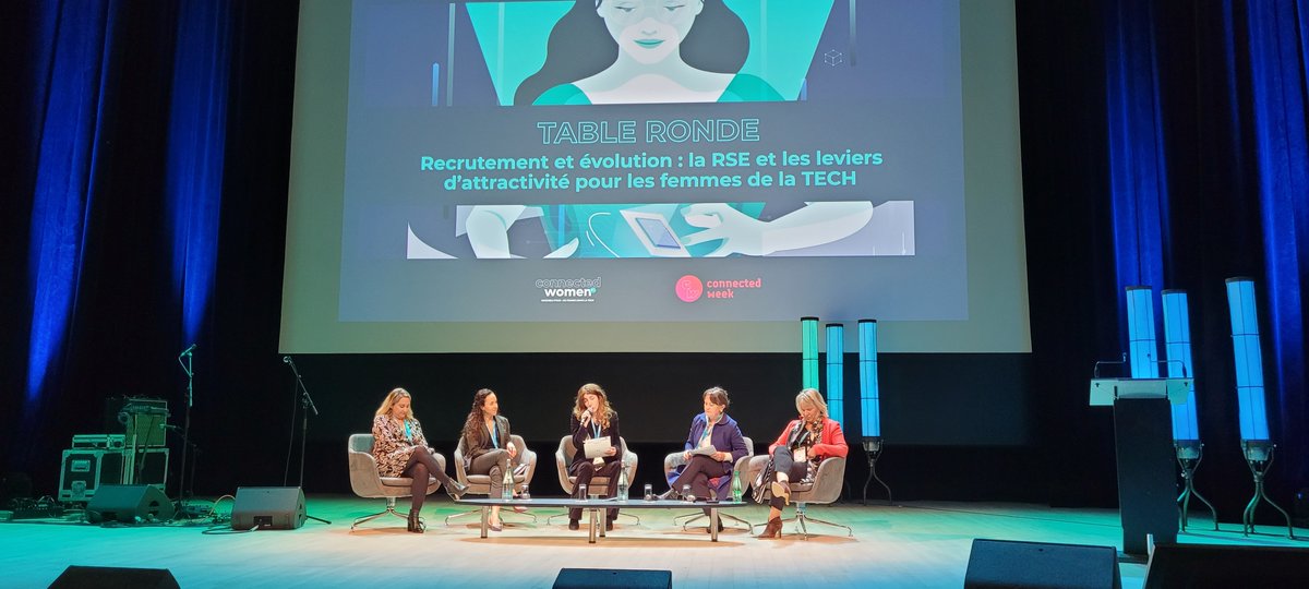 #CWomen22 Études : Le tronc commun permet aux jeunes filles et jeunes garçons de choisir à armes égales.
VS le poids de la société qui fait peut-être qu'une jeune fille ne choisit pas d'elle même les mathématiques/sciences.
Btissam Lavoué <a href="/Wavestone_NTE/">Wavestone Nantes</a>