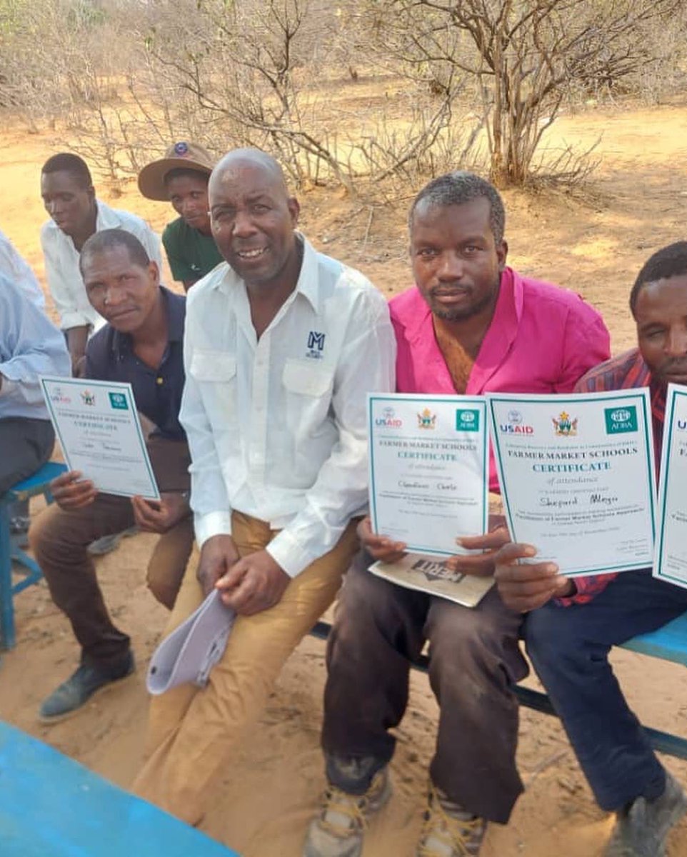ADRAZimbabwe's tweet photo. Seed fairs and graduations in Mbire with @USAID @USAIDSavesLives @UsaidZimbabwe @ADRAIntl
#thisweekinpictures https://t.co/jtavrwchVi