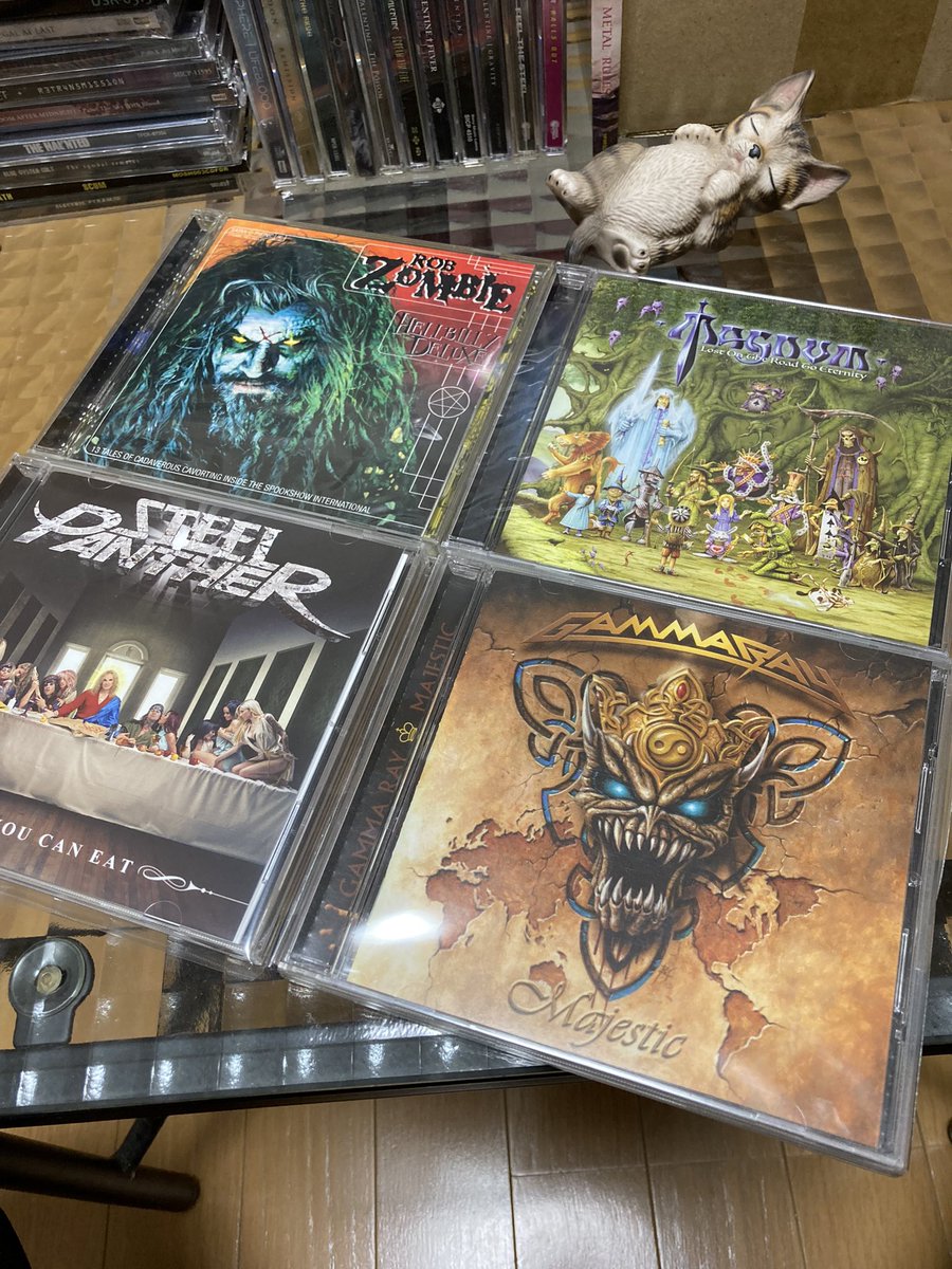 DreamCh24621504's tweet photo. Hi,guys.
I listened to these CDs on November 24th, 2022.

Hellbilly Deluxe / Rob Zombie🇺🇸
#RobNicholson
Lost on the Road to Eternity / Magnum🇬🇧
#TonyClarkin
All You Can Eat / Steel Panther🇺🇸
#Satchel
Majestic / Gamma Ray🇩🇪
#HenjoRichter 

I'm tired.
Good night,Twitter friends.☺️ https://t.co/QX75pWtEQx
