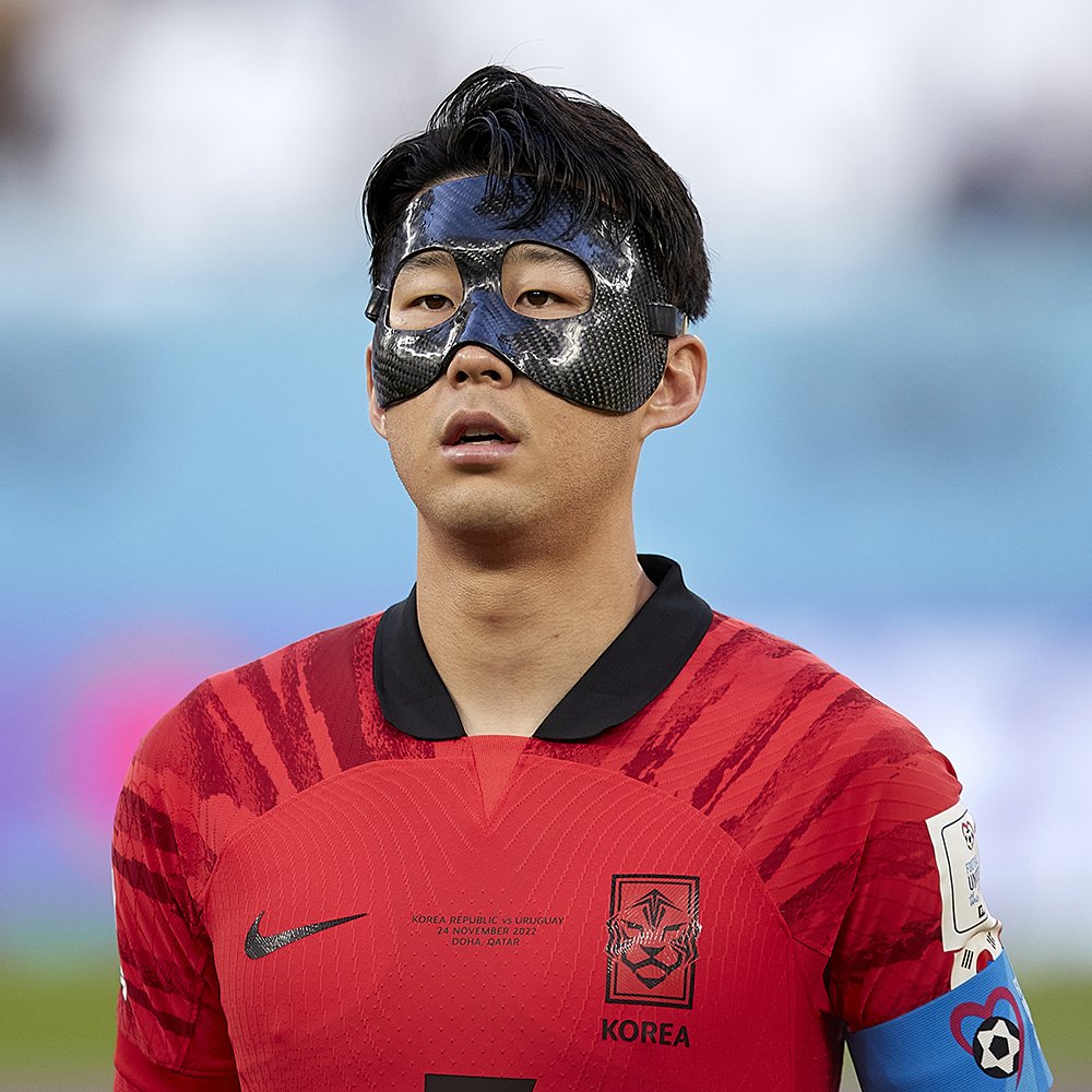 Son na mistrzostwach świata:
2014: ⚽️
2018: ⚽️⚽️
2022: ❓

Wypadałoby, żeby koreański Zorro trafił 3 razy, co? 🤔 #URUKOR