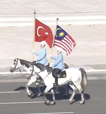 emirsyuksel's tweet photo. I would like to congratulate YAB Datuk Seri Anwar Ibrahim on his appointment as the 10th Prime Minister of Malaysia. Türkiye is ready  to enhance already existing excellent relations between two friendly and brotherly countries. 🇹🇷🇲🇾@anwaribrahim https://t.co/7RbHt3r22o