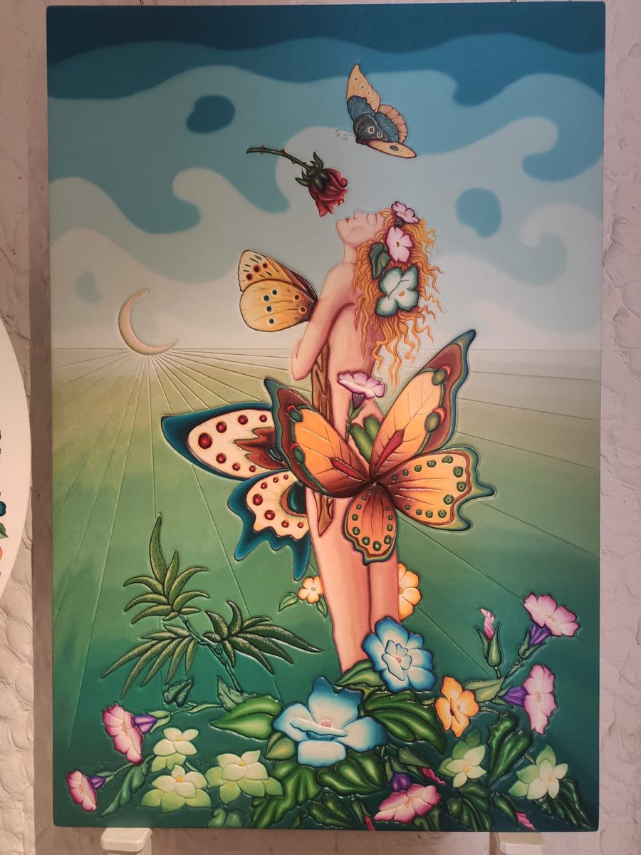 BacTheDreamer's tweet photo. #etsy: Resin panel worked in bas-relief and oil painted in surrealist style, Girl with Butterfly https://t.co/zRlDZbQd0p #parete #artdeco #art #aoil #surrealism #conceptart #surrealismart #abstractart #butterfly #girl https://t.co/0Ks6yUFdVj