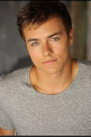 merlinpapin3's tweet photo. .@FredOL69007 #PremièreFoisauCinéma
#PeytonMeyer dans Gibby de Phil Gorn (2016) il avait 18 ans https://t.co/Y8JVmIuBel