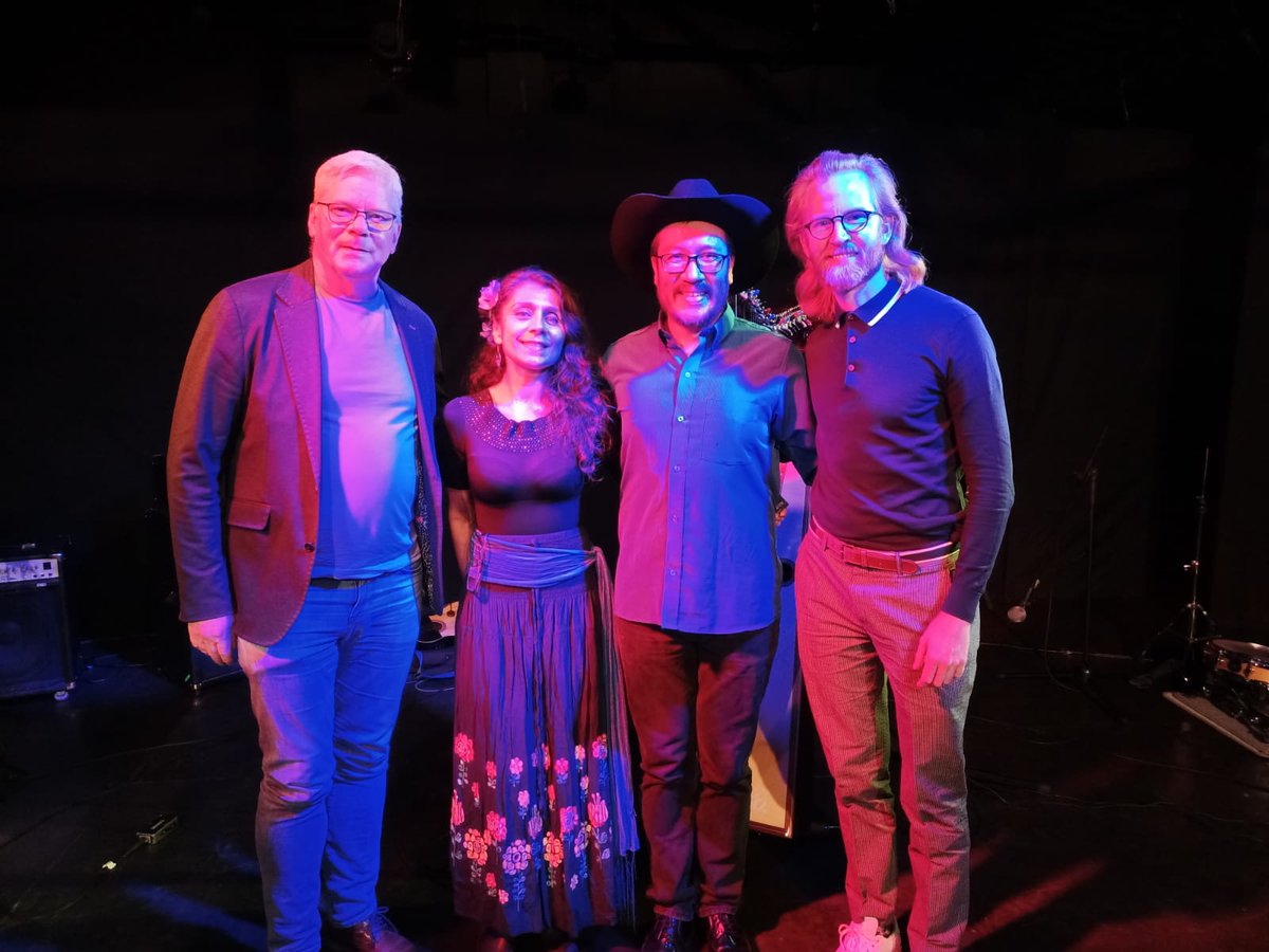 Estuvimos tocando en el Gran Tour Latam #FreeAssange 

<a href="/SwaziJAF/">Joseph A. Farrell</a>
<a href="/khrafnsson/">Kristinn Hrafnsson</a>