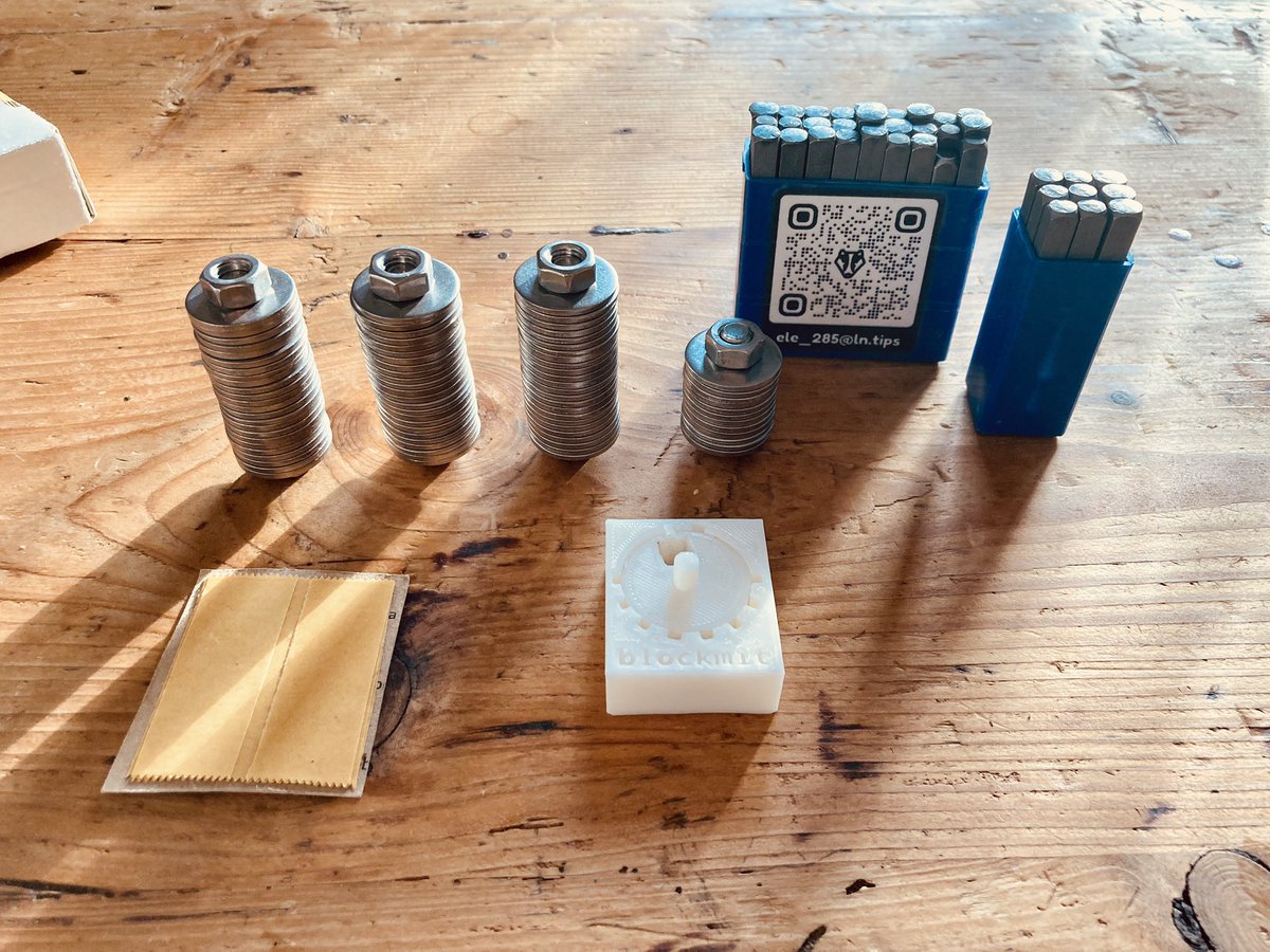 Ele_285's tweet photo. In der Stuttgarter community gibt es ein Steelwallet-Stanzset zum ausleihen. Nimm es am Stammtisch oder der Bitcoinwanderung mit und beim nächsten mal gibst du es wieder zurück. As easy as that! Besuch uns bei @EinundzwanzigS #NotYourKeysNotYourCoins #Bitcoin #Steelwallet https://t.co/YyZvyVDAIa