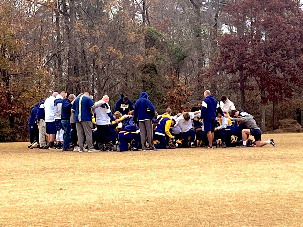MasonTownsend75's tweet photo. Very thankful to be practicing on thanksgiving day #RIB3 #statebound #freshmanyear @pacsfootball1 @GVandagriff @CoachRicht @Mansell247 @ChadSimmons_ @jeffsentell @deucerecruiting @Alex_B2C @recruitNE_GA @bigka54 @PACSWolverines @jwindon35 @BigFaceSportss @RecruitsRadar @Cody_Fox5 https://t.co/BcIbkHzPFC