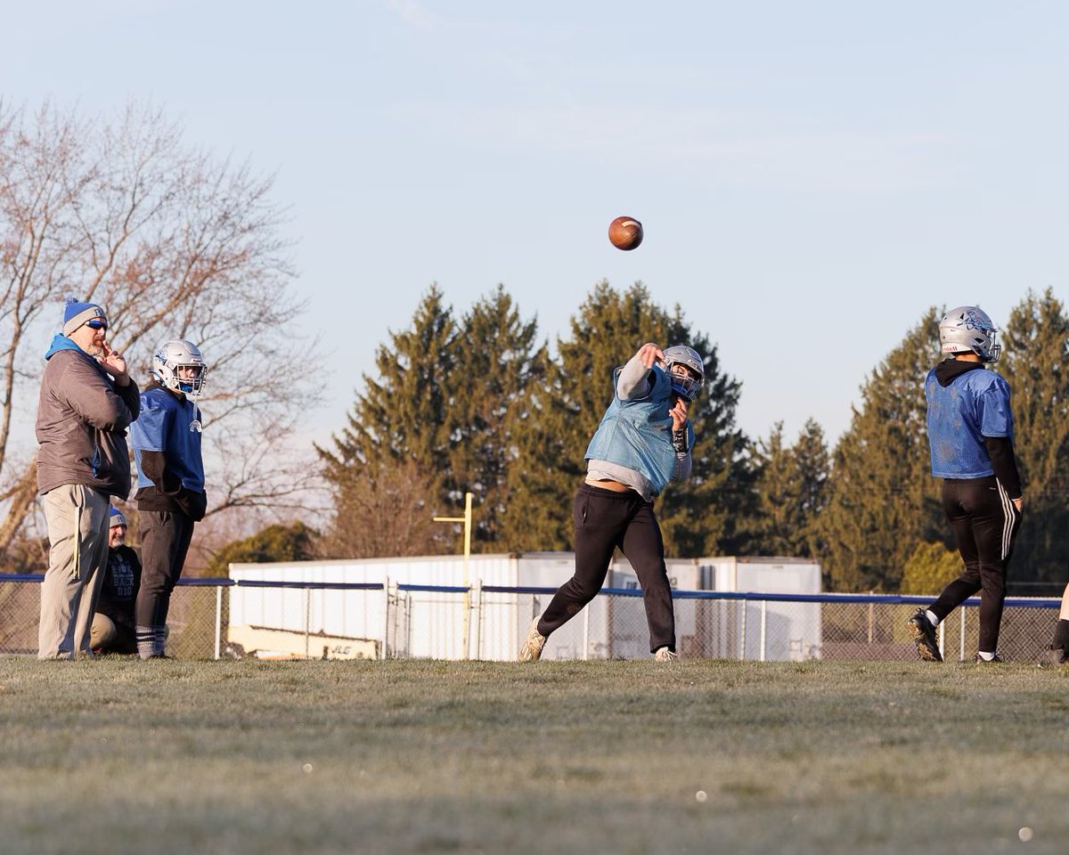 BobGreenburg's tweet photo. For the 3rd time in school history the Reynolds Raiders get to practice on Thanksgiving!🙏🏈🦃
📸 @TheSportsBoard https://t.co/lYRIWVxZh4