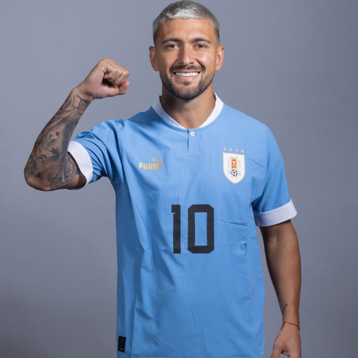 coronel_lima1's tweet photo. QUEM AÍ É RUBRO-NEGRO E ESTÁ TORCENDO PRO ARRASCAETA ENTRAR NA PARTIDA E O URUGUAIO DECIDIR CONTRA A COREIA!#ESPNnoQatar 🇺🇾#URUxCOR🇰🇷#Flamengo #CopadoMundo #Uruguay #URU #Manaus https://t.co/fchchFEY6C