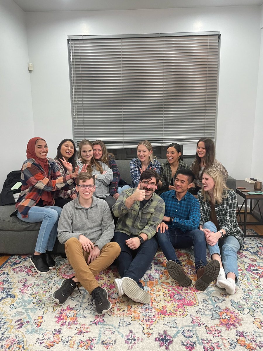 A Thanksgiving PSA from our residents: We’re thankful for each other! 🍗🍴🍂#Friendsgiving  #PharmRes #TwitteRx