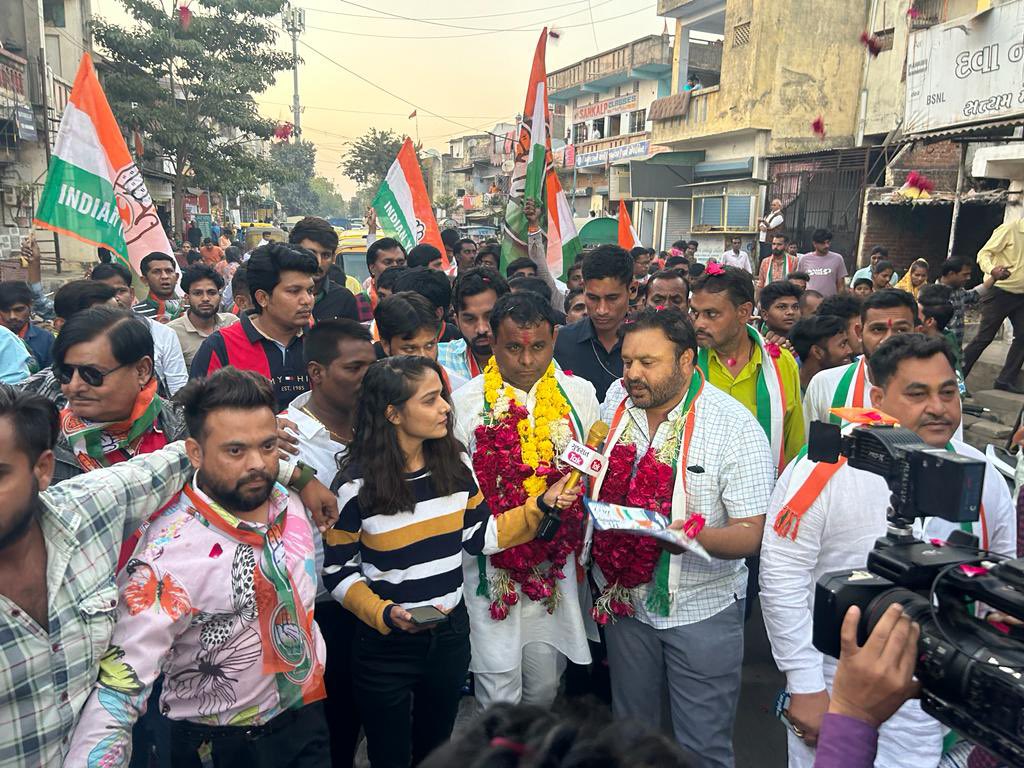 IG_Gohil_'s tweet photo. Campaign for Amraiwadi congress candidate dhammbhai pate https://t.co/iaSExZa7Ed