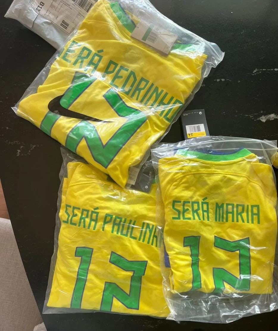 choquei's tweet image. 🚨VEJA: Brasileiro faz pedido de camisetas da Seleção no exterior e viraliza ao mostrar resultado.