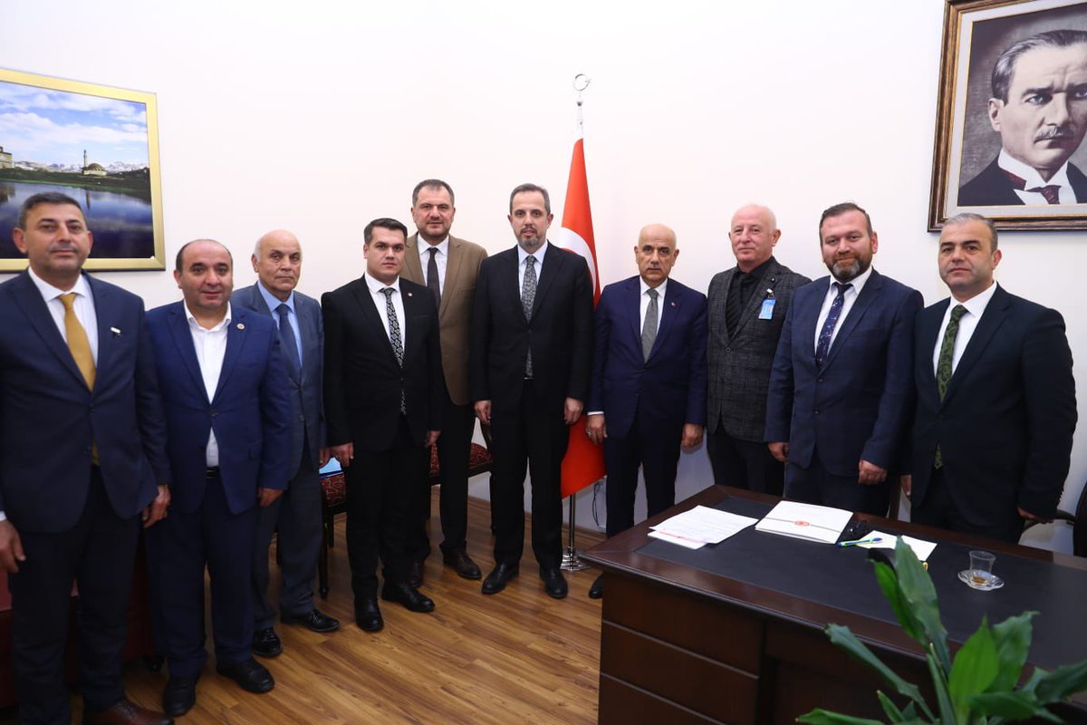 faikzcan9's tweet photo. Tarım ve Orman Bakanımız Sn. Vahit Kirişçi'yi Milletvekilimiz Salim Çivitcioğlu ile birlikte ziyaret ederek ilçemiz ile ilgili taleplerimizi ilettik. 

Misafirperverliği ve ilgisi için sayın bakanımıza teşekkür ediyorum. https://t.co/2gzHQdY7Se