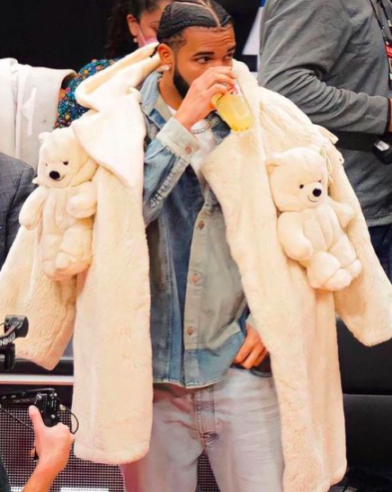 DailyLoud's tweet photo. Drake shows off courtside outfit https://t.co/bGPsFZp4eL