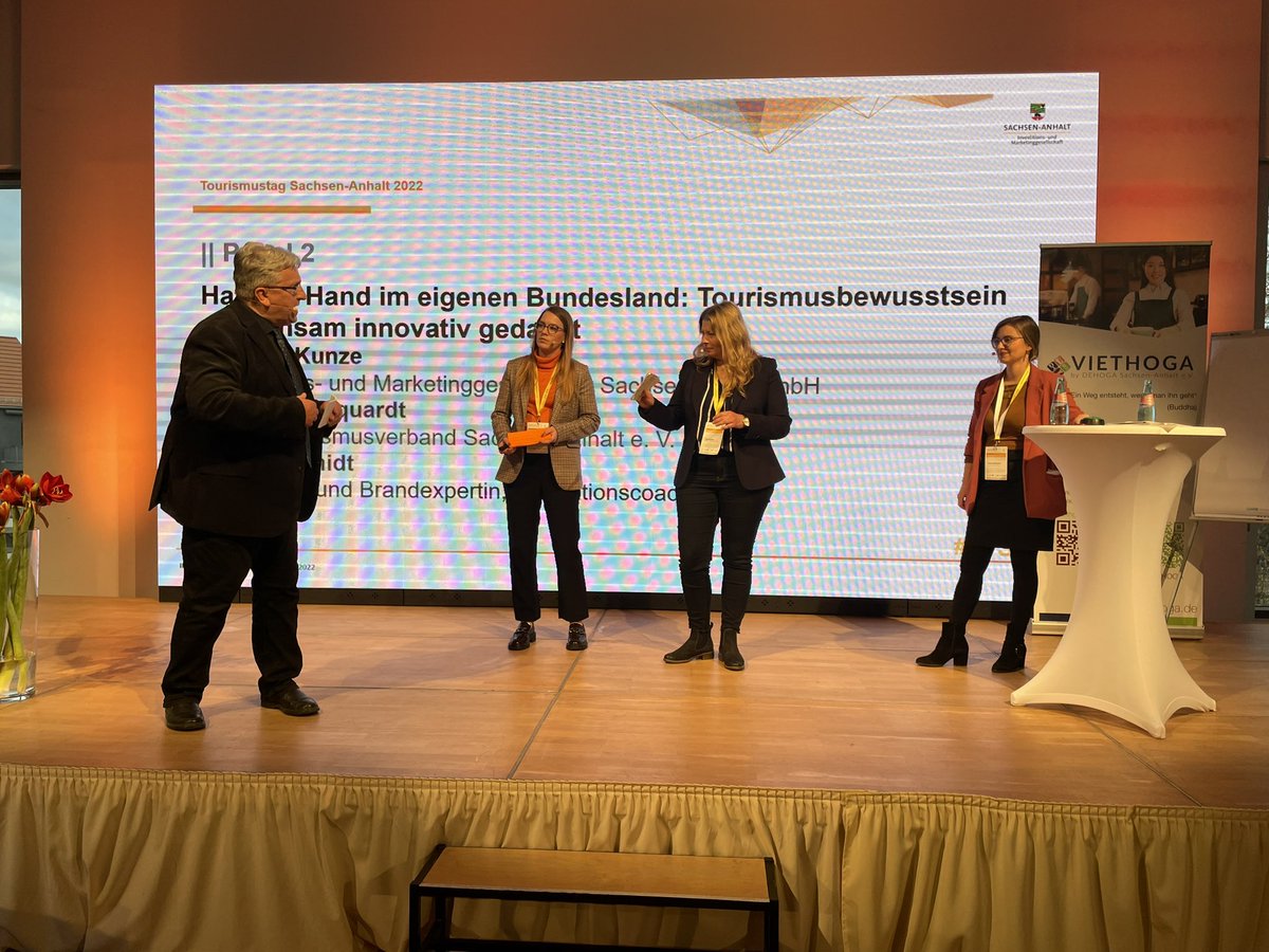 IMG_Tourismus's tweet photo. Wie schafft man Tourismusbewusstsein im eigenen Land? Darum geht's jetzt im Panel 2 des #TTST22. Dafür ist ein Austausch untereinander wichtig! https://t.co/3qYLYufYeK