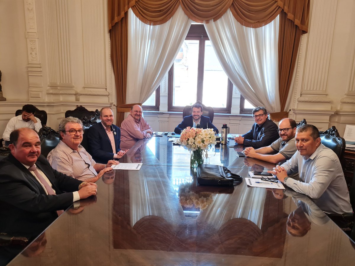 depclassmann's tweet photo. MUNICÍPIOS DE SÃO MARTINHO E BOA VISTA DO BURICÁ: Intermediei audiência, na quarta, com o secretário-chefe da Casa Civil Artur Lemos Júnior, os prefeitos de São Martinho, Jeancarlo Hunhoff e de Boa Vista do Buricá, Joãozinho Sehnem. https://t.co/B4hxDOXsHg