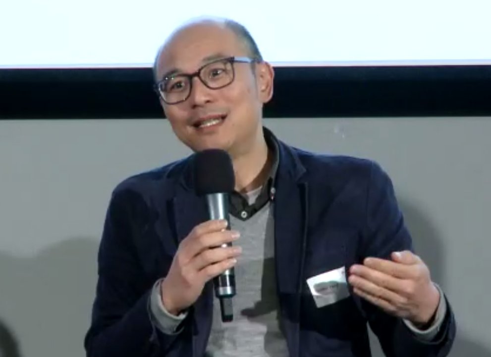 CDACN's tweet photo. Is Ukraine a gamechanger for the humanitarian sector's digital transformation? CDAC's @FM_tea says no - it's a "magnifying glass" on existing digitalisation trends.

"Communication is locally led and is happening, whether humanitarian organisations want to engage or not"
#CHA22 https://t.co/ljn3tciW39