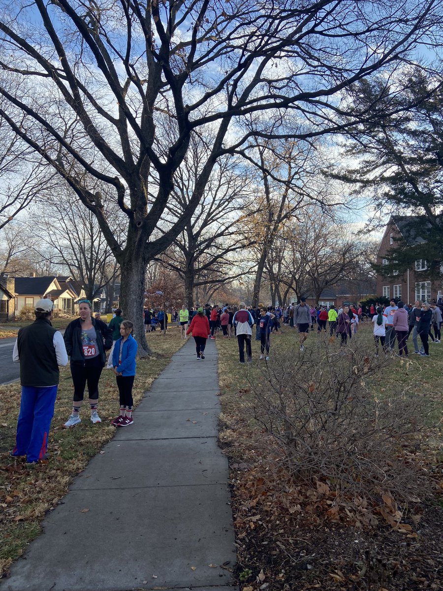 HealthFundDavid's tweet photo. Happy Thanksgiving! Ready for the #RunLawrence 5k. Gobble gobble. #LFK https://t.co/u3rNgppvBF