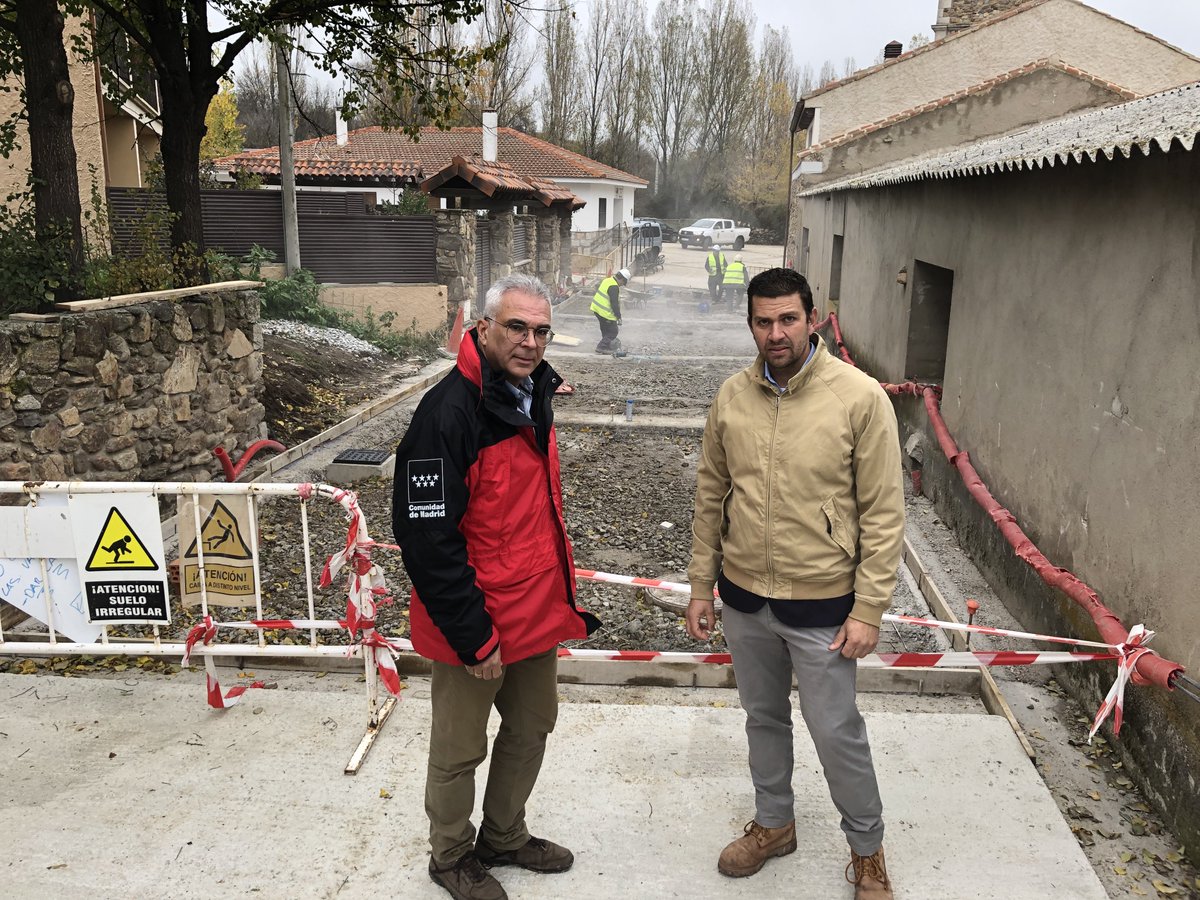 carlosizqtorres's tweet photo. La @ComunidadMadrid está ejecutando en #Gascones la urbanización de multitud de calles y plazas.

Supondrá, sin duda, un antes y un después para el municipio.
 
#MadridConLosMunicipios https://t.co/ceMdKWdBF1