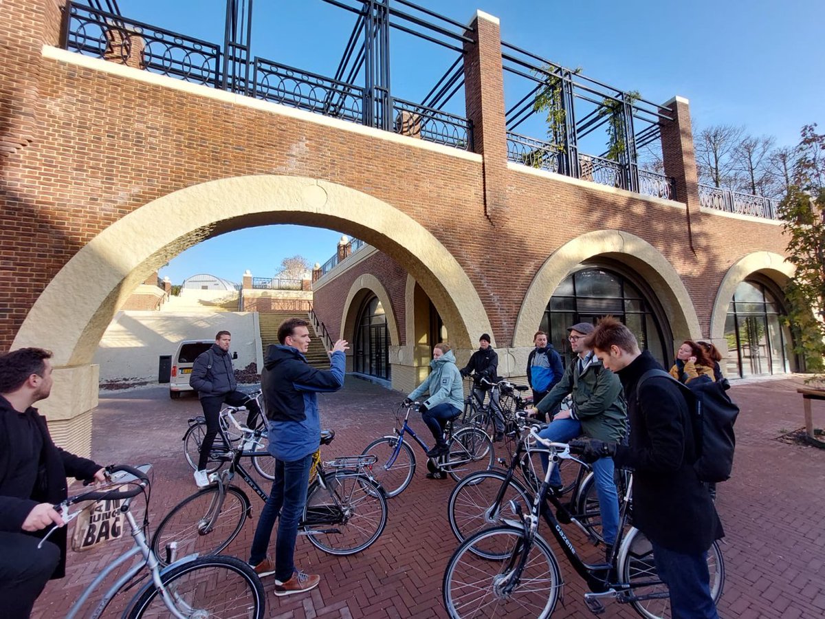 Mooie aftrap van de #ruimtesafari met <a href="/tverka/">Thalia Verkade</a> over het recht van de snelste en de #fietsstadutrecht en hernieuwde inkijk masterplan #LeidscheRijn en de gezonde verstedelijking van #LeidscheRijnCentrum en #Leeuwesteyn #utrecht #groengroeitmee  #leidscherijngroeit #groeipijn