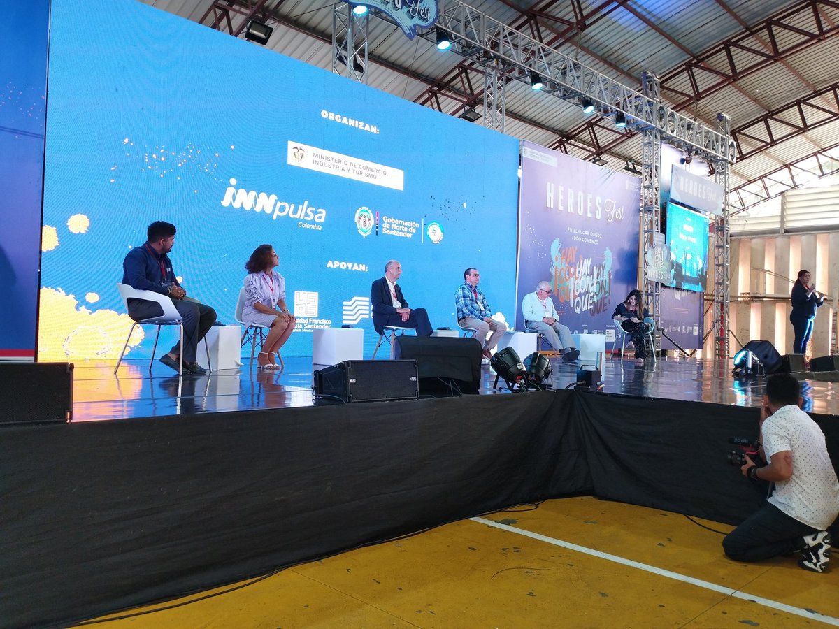 RuthQuevedoF's tweet photo. Primer panel, los diferentes actores institucionales, internacionales, academia y sector privado juntos por una misión común, apoyar el desarrollo como bienestar #HeroesFest #HayConQue https://t.co/pAjavszAcv