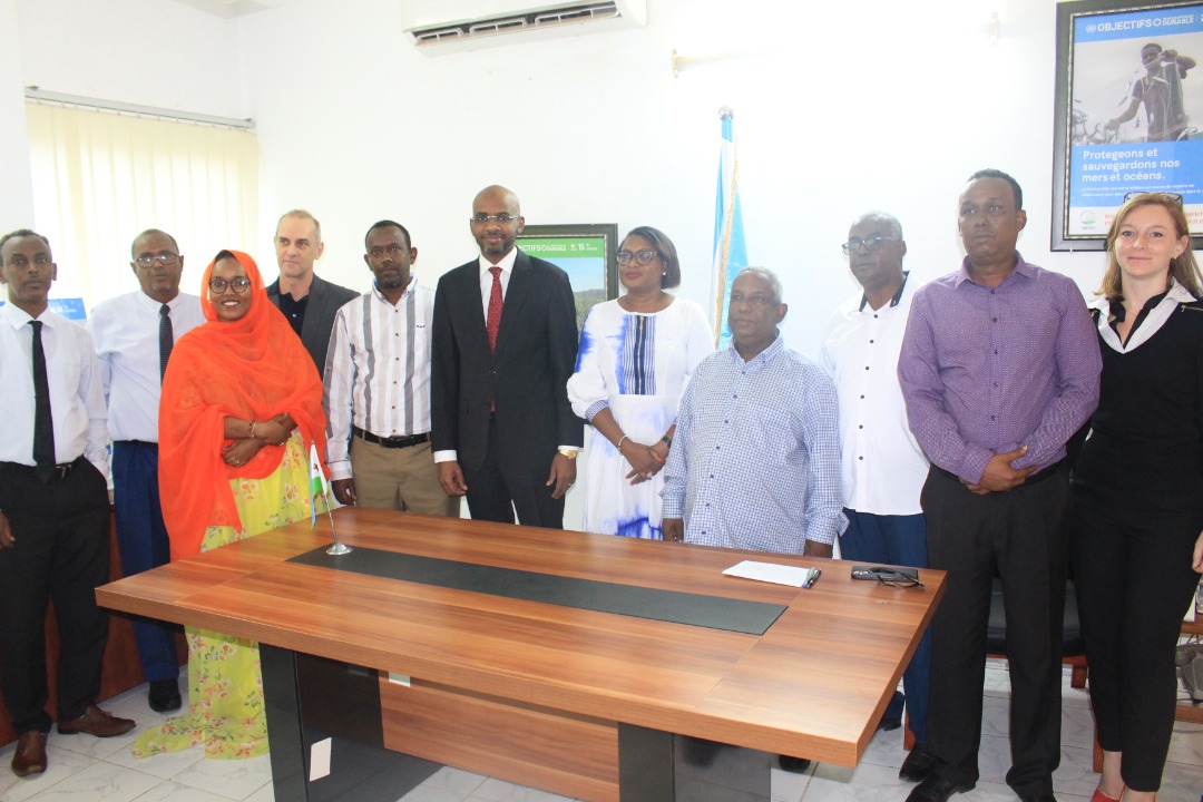 PNUDDjibouti's tweet image. 🇩🇯As part of the #MinigridsForAfrica Programme funded by @theGEF, @EmmaAnoh, Resident representative of @PNUDDjibouti has signed yesterday an agreement with HE Mohamed Abdoulkader Moussa Helem, Minister of Environment and Sustainable Development.
#MEDD
#PartnershipForTheGoals