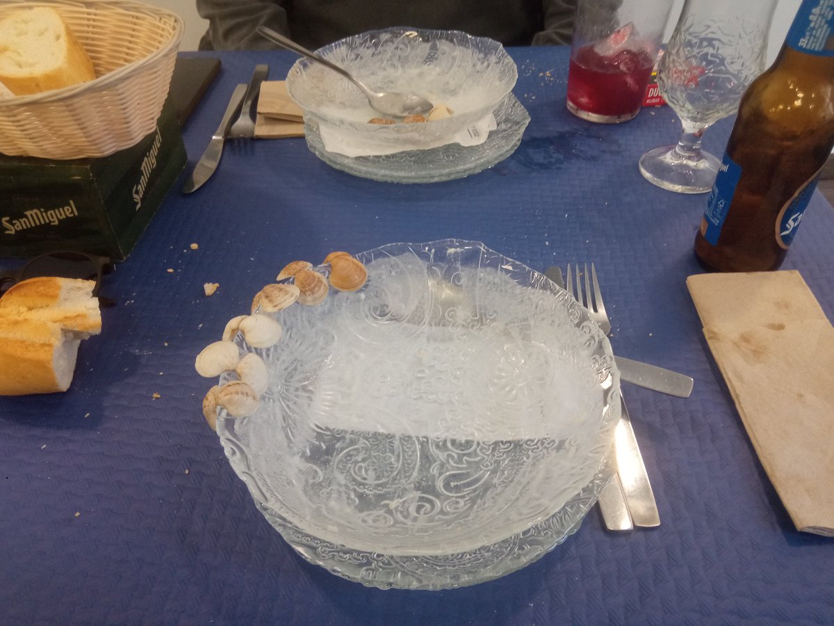 _ElObservador_'s tweet photo. #OJO
#HayQueIr
El mejor #gazpachuelo de @malaga (con diferencia) estaba en esos platos.
Lo hacen en #LaMarisma, en la calle Amadeo Vives, 6, en #Huelin.
. https://t.co/my5oIkl8Mg