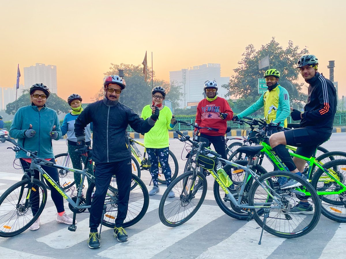 GnarRiders's tweet photo. Morning ride to Sec-52 Metro Station 🚉 with G-NAR Family.
Ride Lead :@RKMINDIAN07 https://t.co/F3UmATcqwf