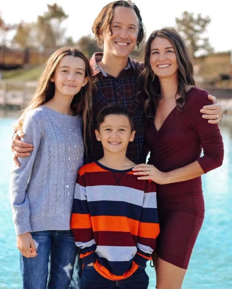 webn's tweet image. From our families to your family, Happy Thanksgiving! 🦃🍽 

Listen to WEBN at your holiday celebration: webn.com/listen