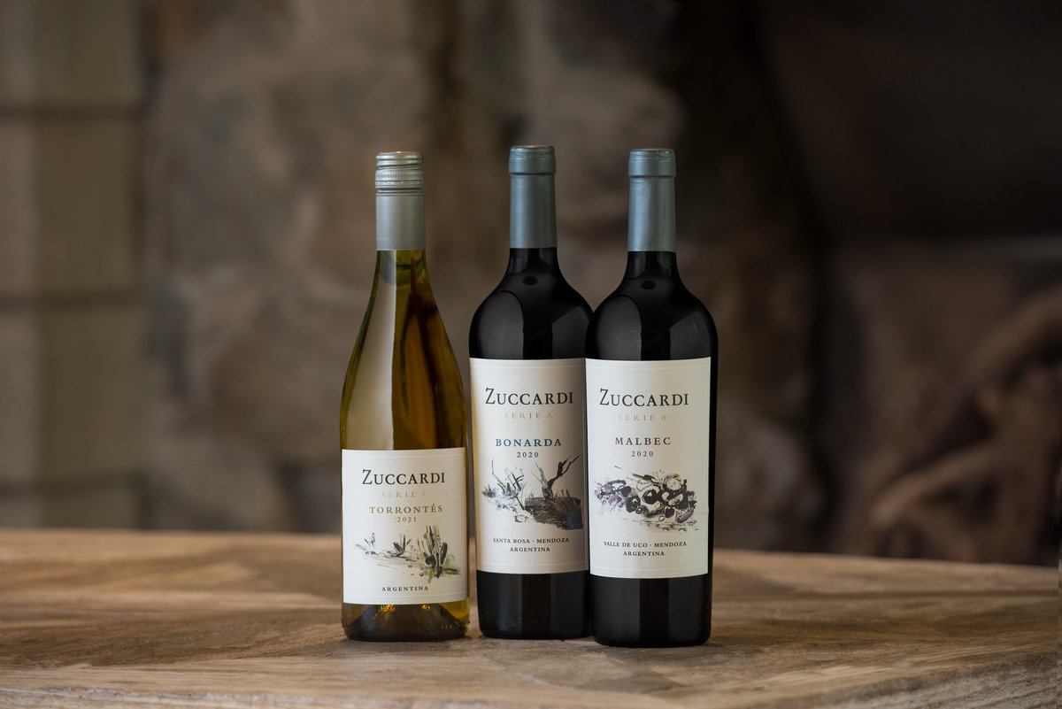 Celebramos el Día del Vino Argentino con nuestra línea Serie A, la cual nace de los mejores viñedos de la Argentina para deslumbrar al mundo entero.