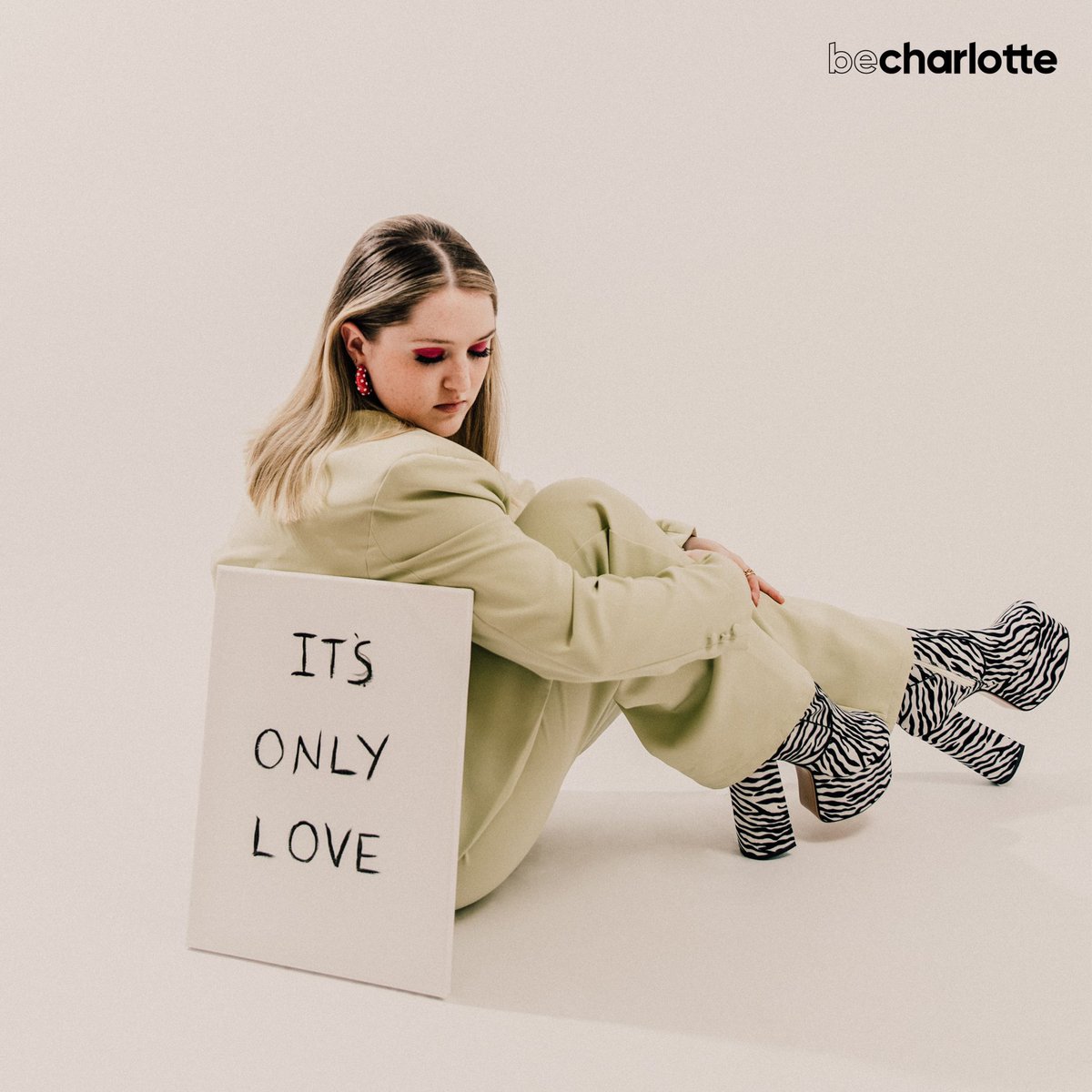 HitTheRoadTours's tweet photo. THANKS again @meg_lellan on #Rapal @BBCRnG on @BBCRadioScot we're searching 14-19 yr musicians to TOUR Scotland +👍new single @HitTheRoadTours act @iambecharlotte tune-in at 45mins ➡ https://t.co/o6mde6mOKL funded @CreativeScots & @PRSFoundation APPLY ➡ https://t.co/AUcSwhyN4Z https://t.co/ulCdeecBHP