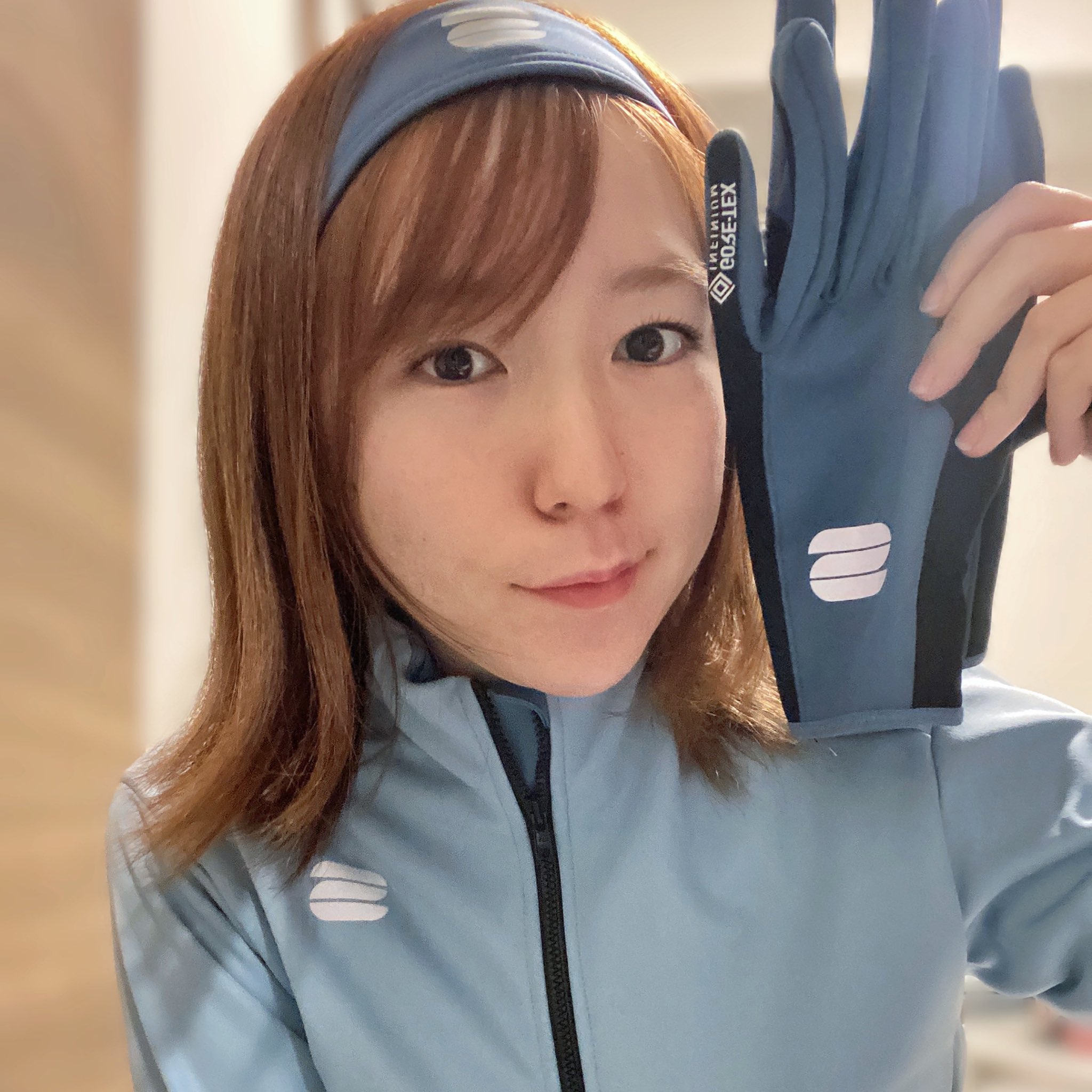 YUKA on Twitter "スポーツフルさんで冬支度始めました。ジャケット、ヘアバンド、グローブ、全部ブルー系でまとめてみました☺️💠