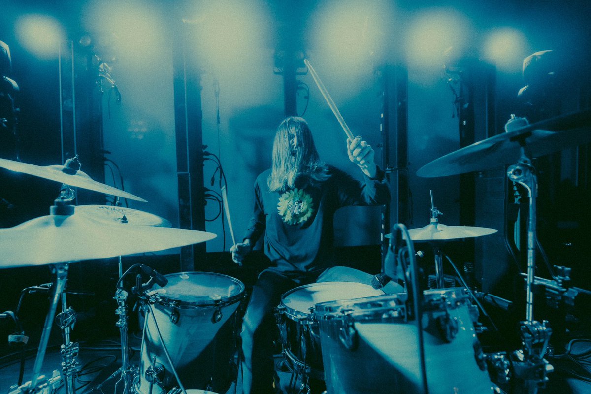 AVOID ⚡️ KICKS ASS tweet media