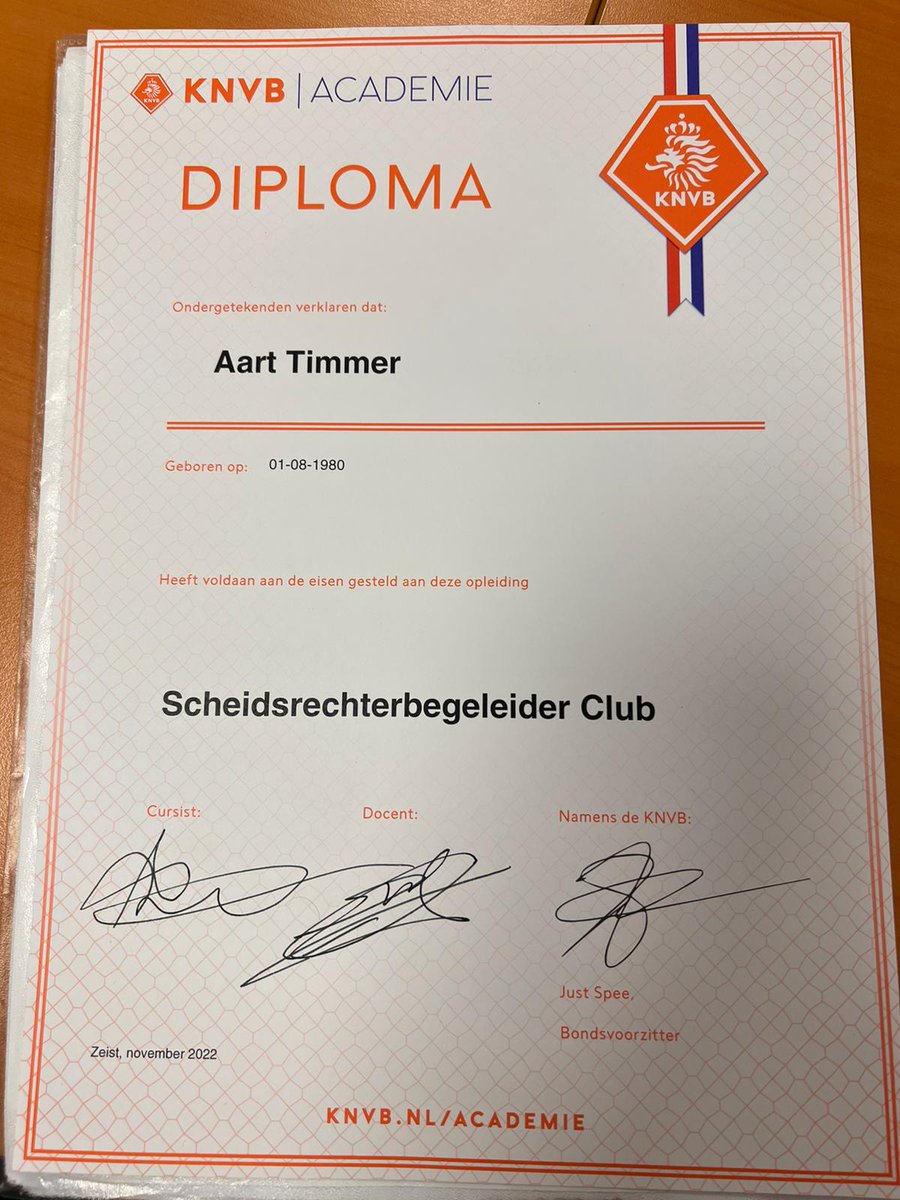 Gisteren samen met <a href="/HGels/">Hans Gels</a> de cursus tot begeleider scheidsrechters met goed gevolg afgesloten. Op naar een mooie arbitrage toekomst bij <a href="/Juventa12Fans/">Juventa’12</a>. <a href="/RKSVNEO/">RKSV NEO</a> bedankt voor de accommodatie