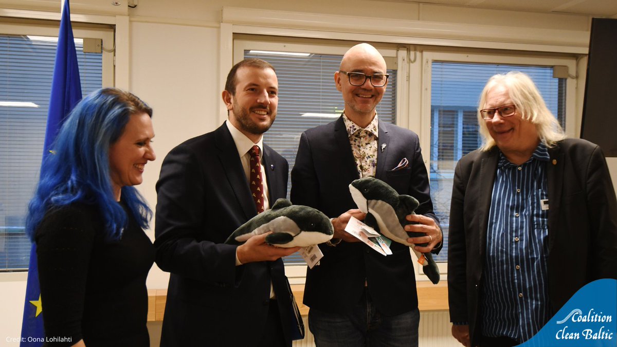 CCBnetwork's tweet photo. +1️⃣2️⃣0️⃣0️⃣0️⃣0️⃣ signatures to #SaveTheBalticPorpoise! 🐬💙Thank you!

Thanks also to @VSinkevicius for the meeting today in Helsinki. We are all looking forward for the implementation of urgent #conservationmeasures! 
👉https://t.co/aQeS556tId https://t.co/9vlDX5vOls