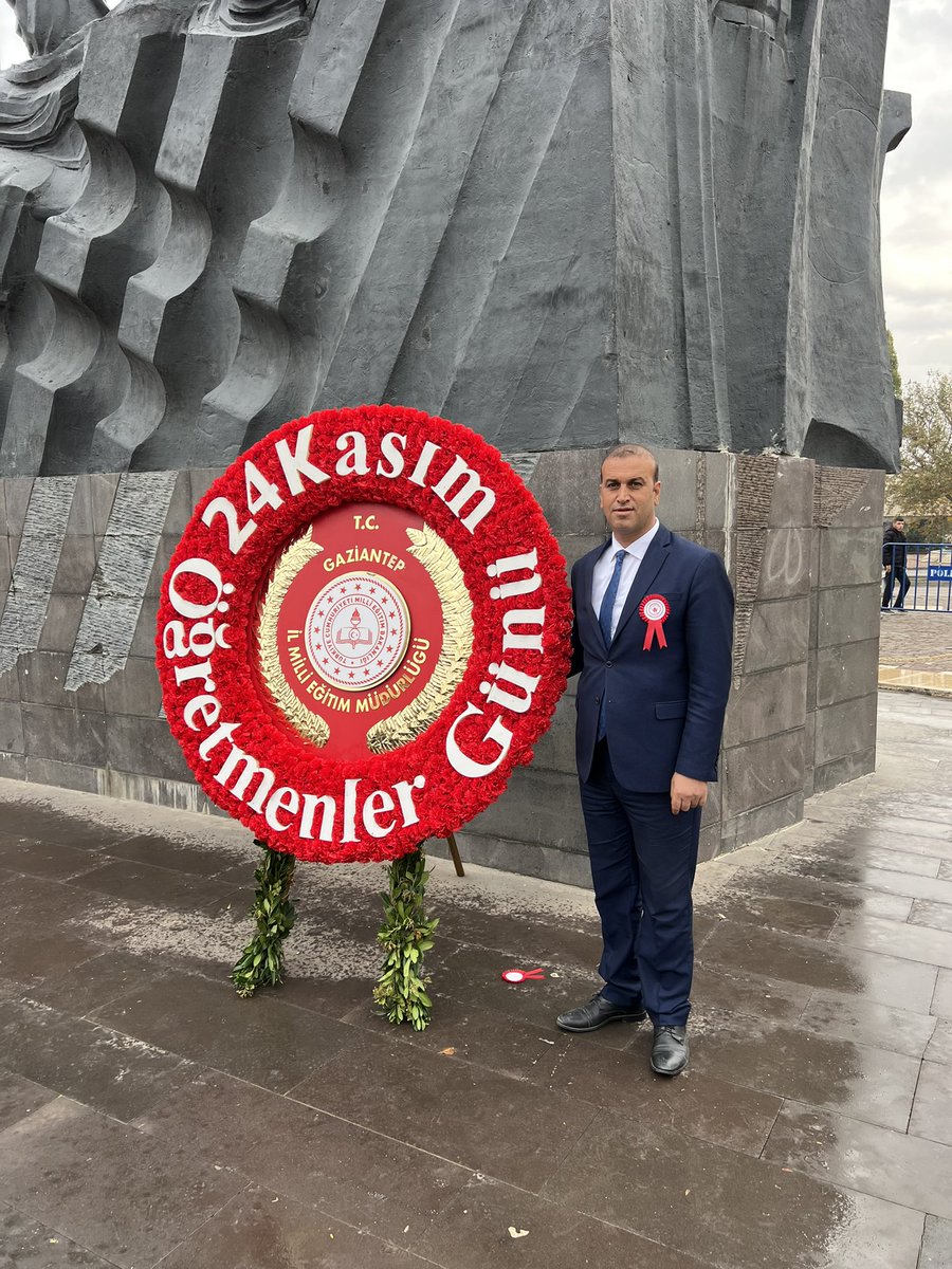 Tüm meslektaşlarımın gününü kutlarım.