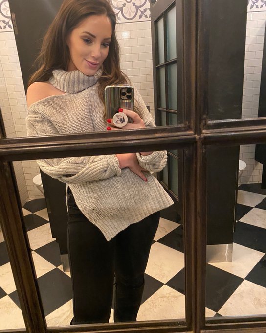 sweater weather ❄️ https://t.co/H9HBZLYmcq