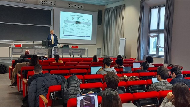 The #DEM <a href="/UniFerrara/">Università Ferrara</a>  hosts Paolo Martelli  <a href="/WorldBank/">World Bank</a>  <a href="/IMFNews/">IMF</a> 
Introduced by Andrea Gatti (Delegate for Incoming and Outcoming Operations <a href="/UniFerrara/">Università Ferrara</a> ) and the Director Massimiliano Mazzanti.

#career #management #bank #economics #sustainability #economy #phd #students