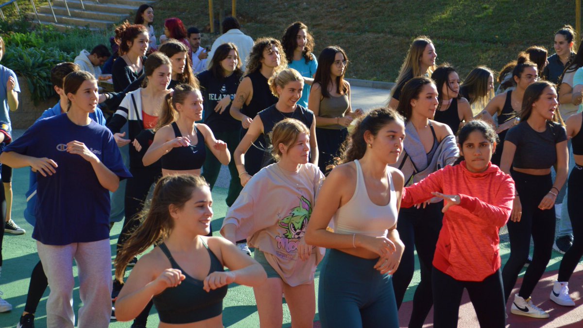 saf_uab's tweet photo. ๐๐บ๐ฅ La sessiรณ de ๐ญ๐ ๐๐ de la 3๏ธโฃa ediciรณ dels JOCS ESPORTIUS #UABGames de la @UABBarcelona posa a ballar a mig #campusUAB amb el ๐บ๐ถ๐น๐น๐ผ๐ฟ ๐ฟ๐ถ๐๐บ๐ฒ!
๐ฅณ Visca els #UABgames2022! https://t.co/ChwmYqPZh1