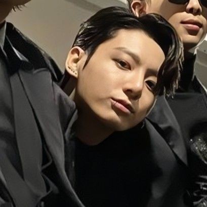 elyeoung's tweet photo. Taekook¡au 

Onde Jungkook e Taehyung tiveram um término ruim e o Jeon usa o pv de seu ex namorado como bloco de notas, acreditando que ainda estava bloqueado. 

Onde Taehyung, bêbado, desbloqueia seu ex mas não manda nada. Ele só esqueceu de bloquear novamente depois. https://t.co/Ku1T8wtj76