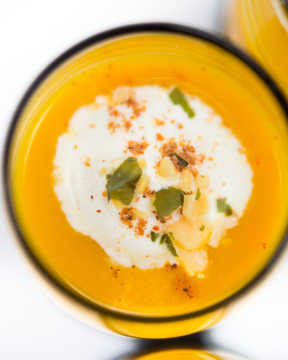 AbigailKirsch's tweet photo. Putting a twist on the traditional with our sips of Savory Pumpkin Pie Soup. #happythanksgiving 🦃 
.
.
.
.
#thanksgivng #thanksgivingdinner #pumpkinpie #pumpkinsoup #eeeeeats #nyceats #nyceeeeeats  #instafood #instafoodie #foodstagram #cateringservice https://t.co/Ywnkcu4qkx