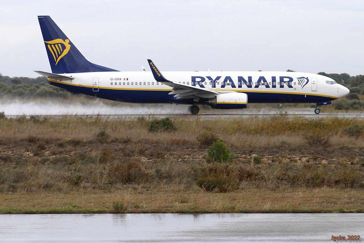 #Ryanair