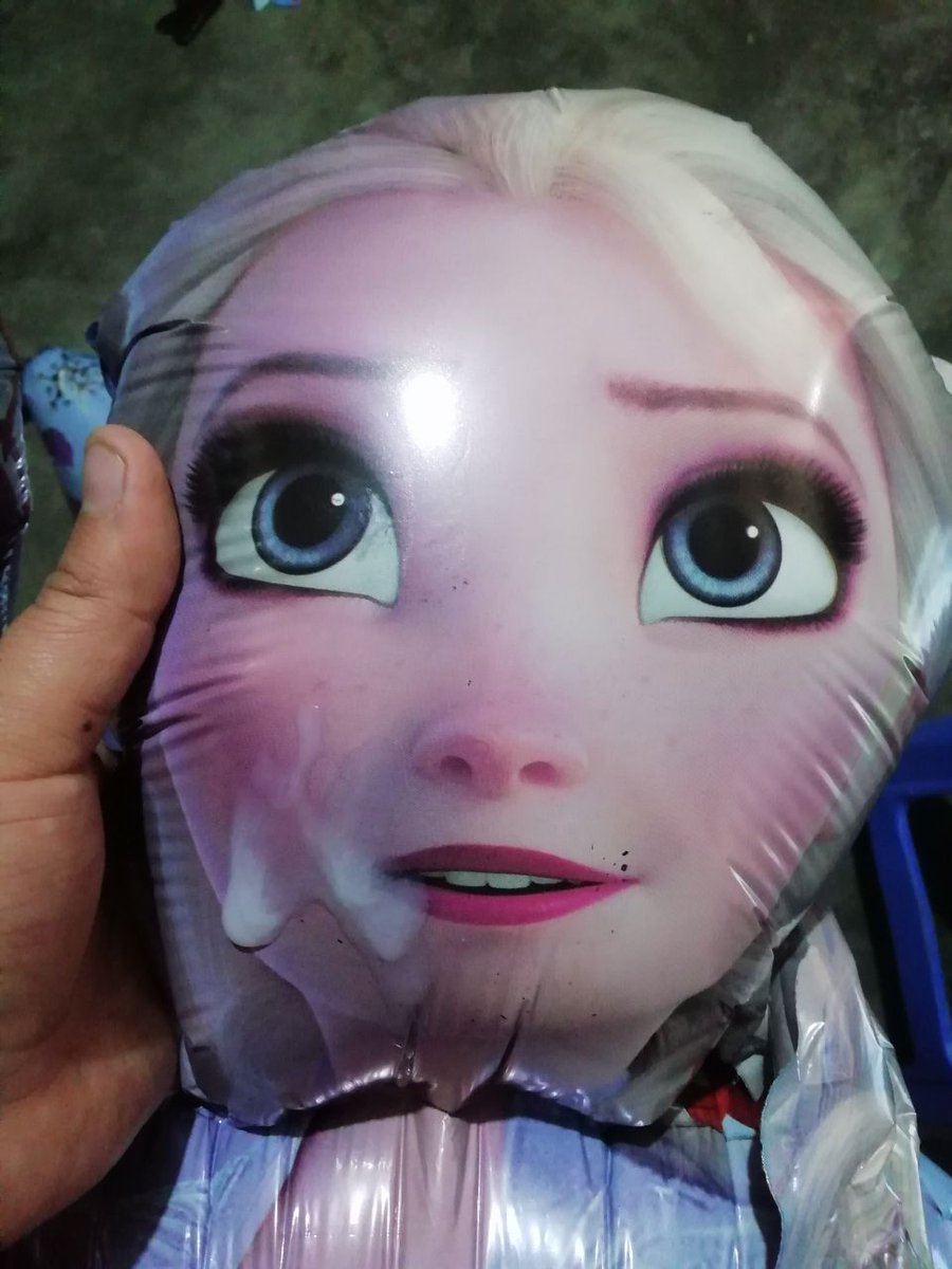 ManuelPelamis's tweet photo. How I like to see the face of my elsa airwalker when I cum on her face #cumshot #mylar #balloons #lonner https://t.co/zsq3gqTdxW