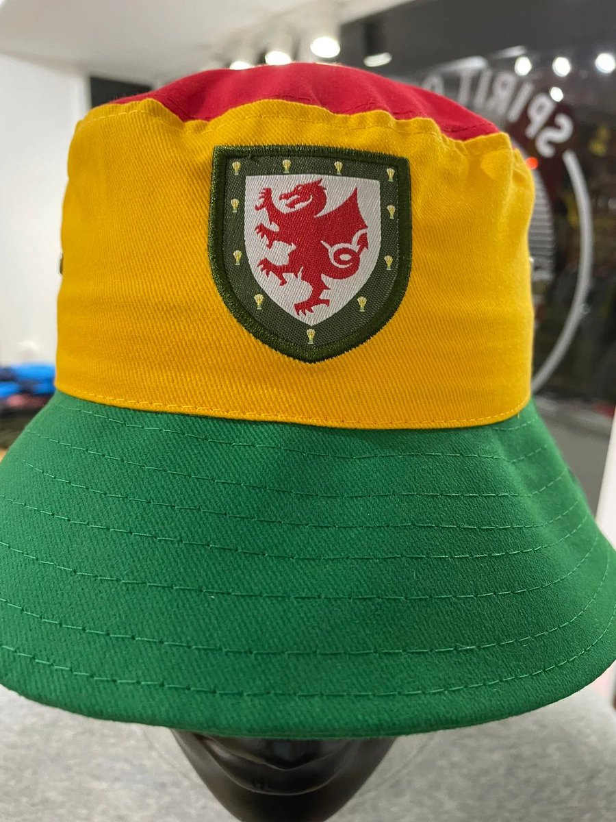 cadwyncyf's tweet photo. Ma dal peth hetiau Bwced Swyddogol @spiritof58wales gyda ni ar werth yn ein siop 'popyp' yn Abertawe. Galwch draw! 🏴⚽
We have a limited number of the #SO58 Original Bucket Hats (Red, Gold, Green) available at our popup shop at @QuadrantSwansea. 😍 Only at the shop not online. https://t.co/UAPopOztVz