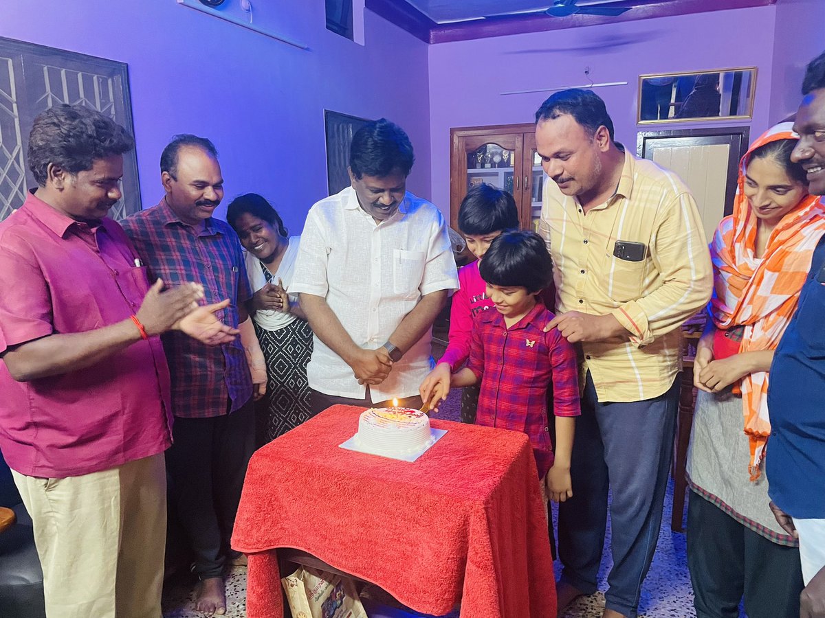 DrD_Ravikumar's tweet photo. நண்பர் நத்தர் ஷா  அவர்களின்  இளைய மகள் ஹஸ்மாவின் பிறந்த நாளில் பங்கேற்று வாழ்த்தினேன் https://t.co/8gvLsFU5oA