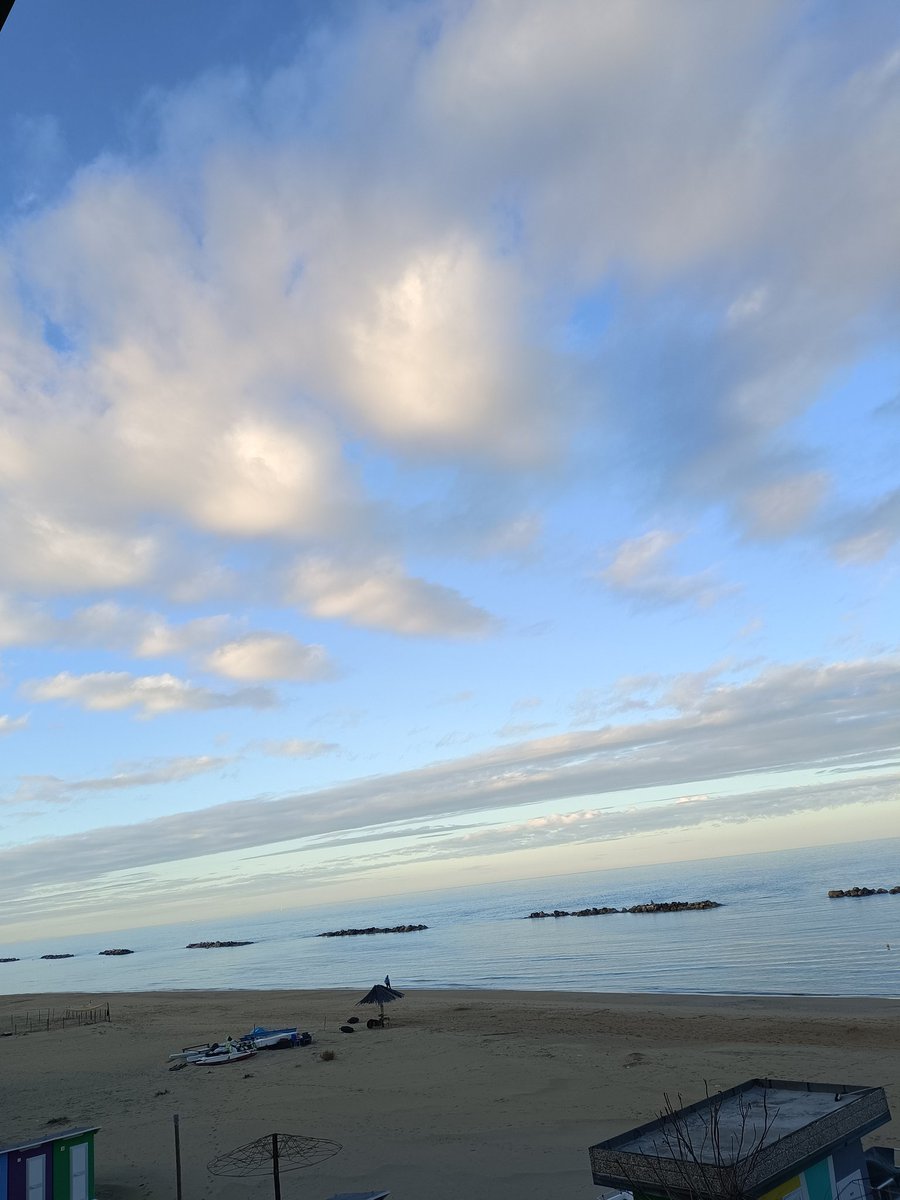classediferro's tweet photo. #24novembre
#ore16
#francavilla
#nuvole
#mare
#giochi
Buon pomeriggio a tutti 😘 https://t.co/csOiqCVYU7