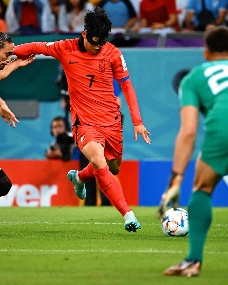 SpursOfficial's tweet photo. Lolo and Sonny share the points in their World Cup Opener! 🤝 https://t.co/dY8AtFondf