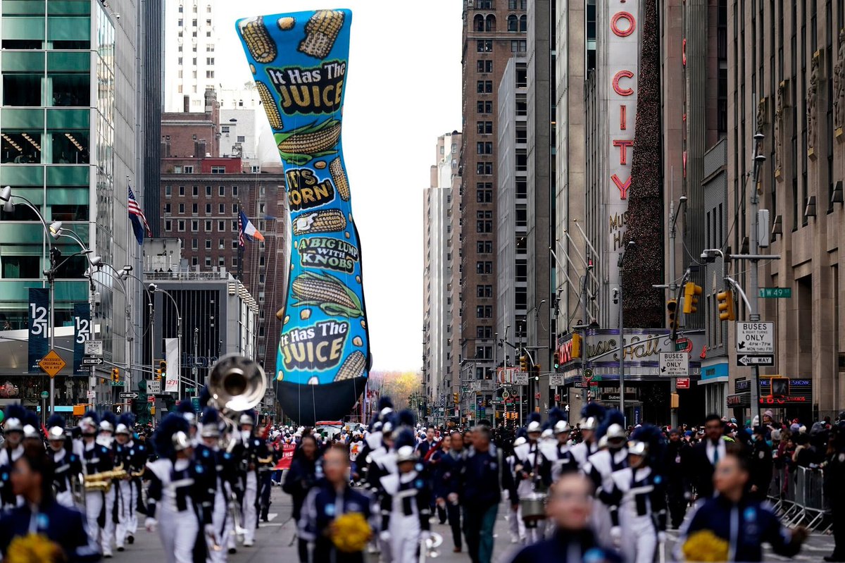 Year 2 for Rock ‘Em at the #MacysThanksgivingDayParade is in the books! 

Did you catch our giant floating sock balloon? Shoutout to all of the volunteer balloon handlers repping Rock ‘Em from their feet to the street!