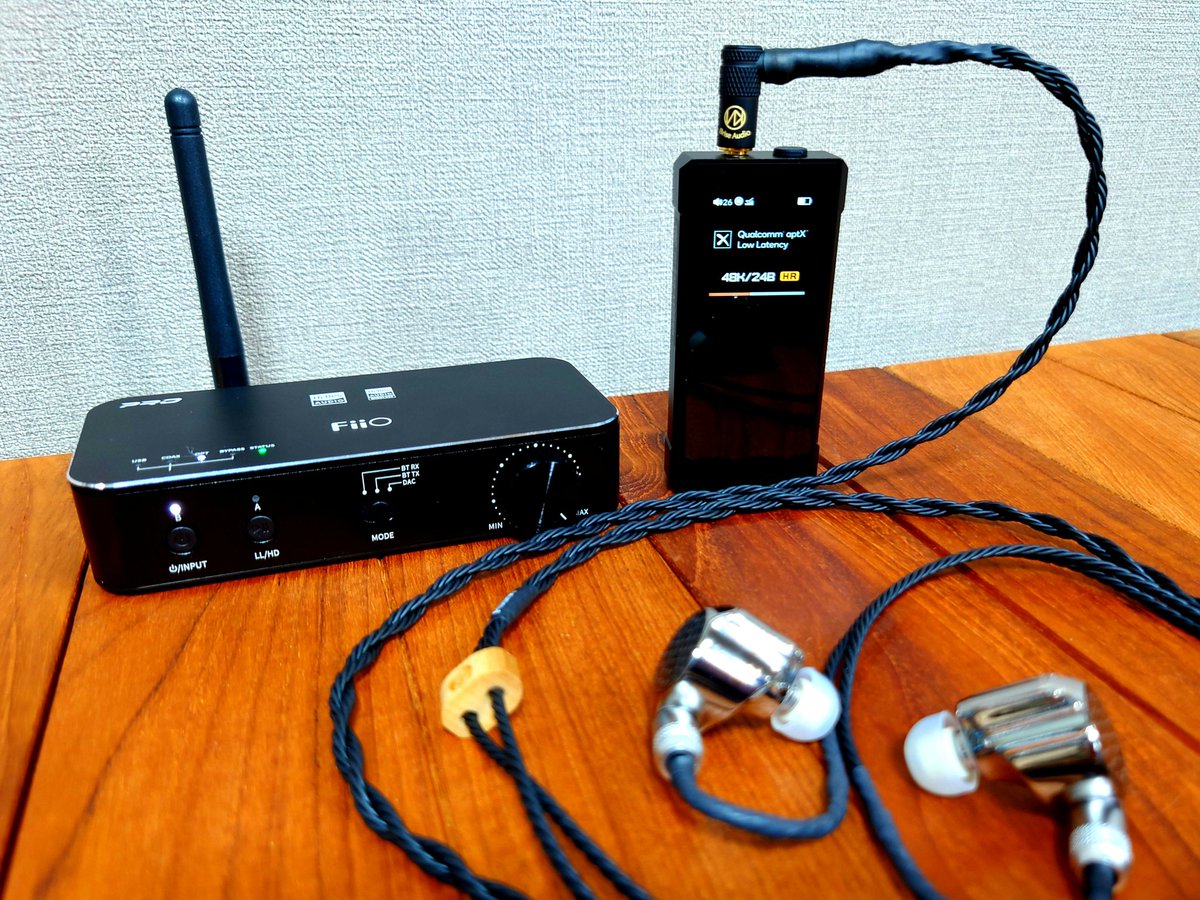 _kobatch_'s tweet photo. 【BTR7 ＆ BTA30pro】無線でもIER-Z1R聴きたかったのと、THXのアンプ聴いてみたかったのと、プレステも無線化してaptX-LLでゲームしたかったので🤔✨
#fiio
#btr7
#bta30pro
#briseaudio
#asuhale
#ierz1r
#イヤホン
#sony 
#ソニー https://t.co/rSJpwLDBPy