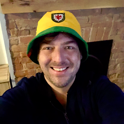 cadwyncyf's tweet photo. Ma dal peth hetiau Bwced Swyddogol @spiritof58wales gyda ni ar werth yn ein siop 'popyp' yn Abertawe. Galwch draw! 🏴⚽
We have a limited number of the #SO58 Original Bucket Hats (Red, Gold, Green) available at our popup shop at @QuadrantSwansea. 😍 Only at the shop not online. https://t.co/UAPopOztVz
